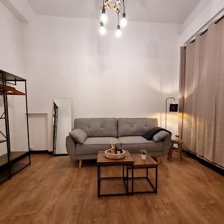Chez Sam Apartment แซงต์-โลรองต์-เดอ-ลา-ซาลองก์ ภายนอก รูปภาพ