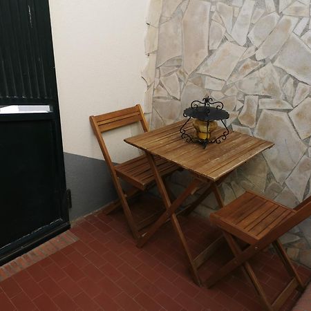 Chez Sam Apartment แซงต์-โลรองต์-เดอ-ลา-ซาลองก์ ภายนอก รูปภาพ